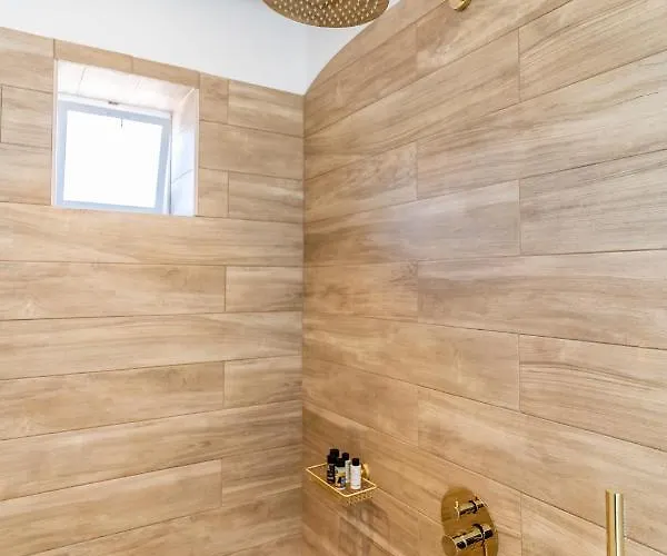 Santorossa Luxury Apartman Emborió