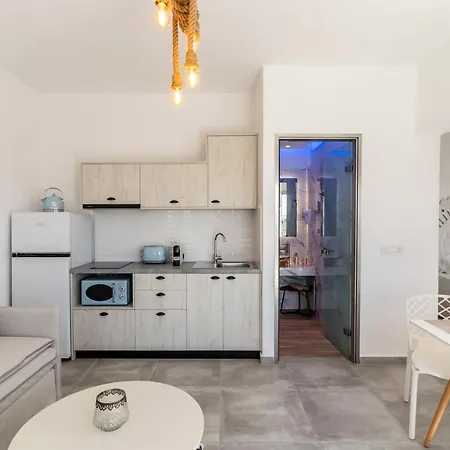 Апартаменты Santorossa Luxury Emporio (Santorini)